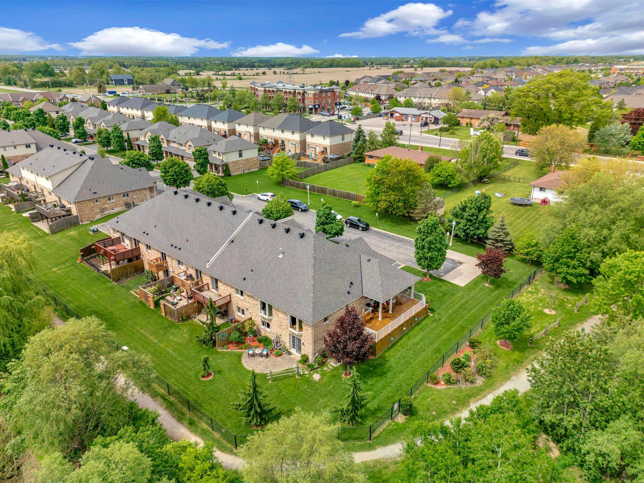 Hamilton, ON L0R 1C0,310 Southbrook DR #10