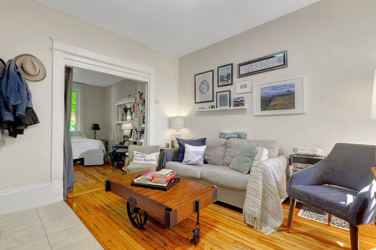 Ottawa Centre, ON K1R 5H3,486-488 Lisgar ST