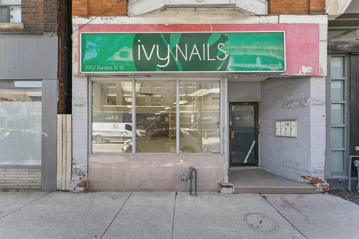 Toronto W02, ON M6P 1Z2,2957 Dundas ST W