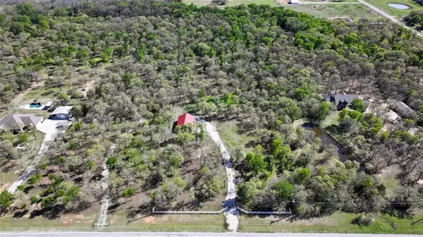 246 Silver Lakes Drive, Sunset, TX 76270
