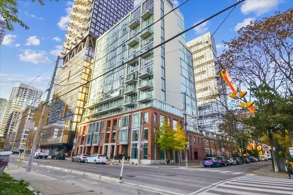 220 George ST #903, Toronto C08, ON M5A 2N1