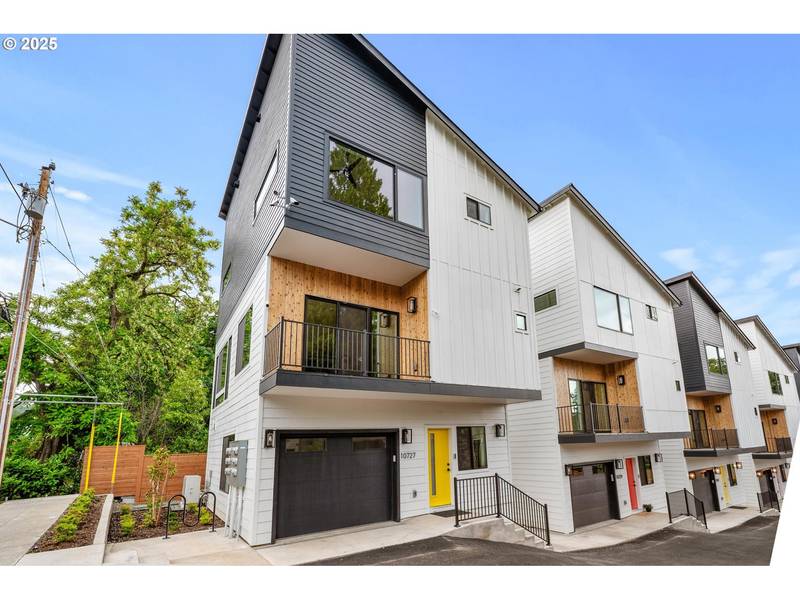 10727 NE FREMONT ST, Portland, OR 97220