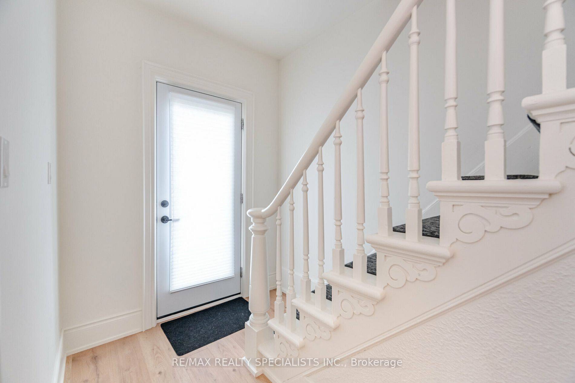Burlington, ON L7R 2M4,519 Elizabeth ST #1