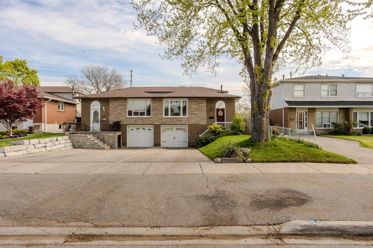 Mississauga, ON L4Y 2K6,3419 Homark DR