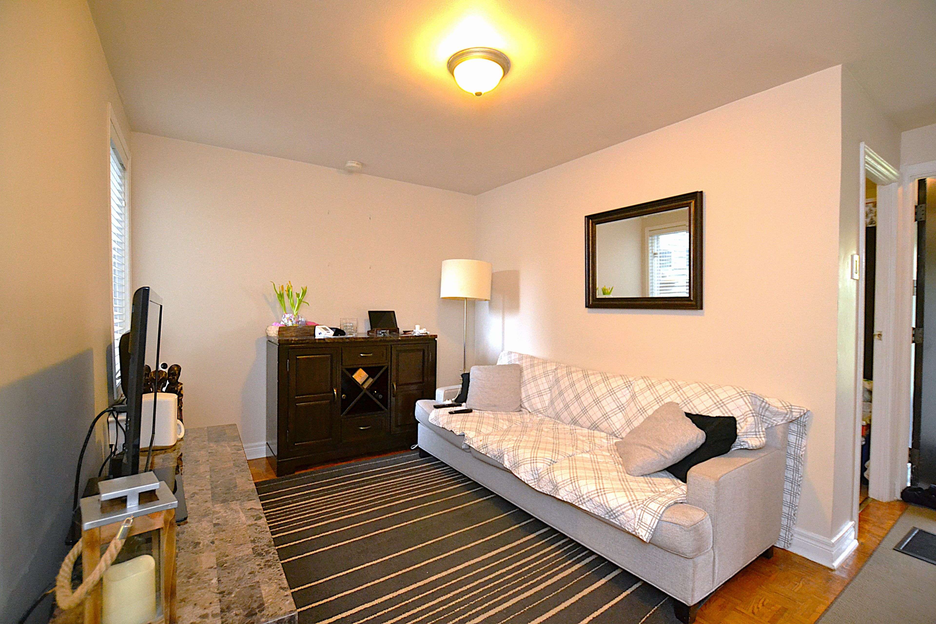 Toronto W02, ON M6H 2E5,4 Chandos AVE