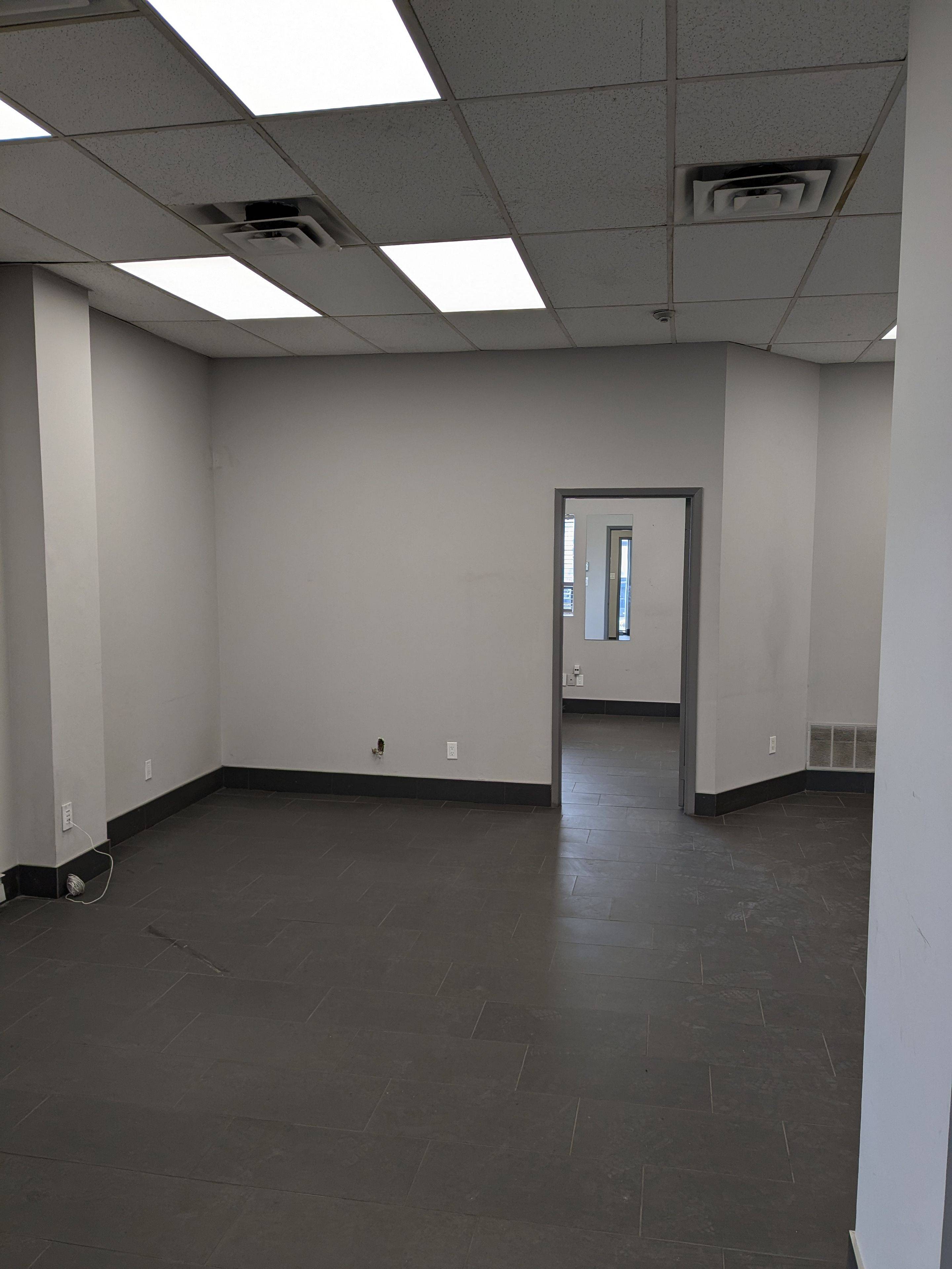 Toronto W04, ON M6M 3E6,20 Sheffield ST #A