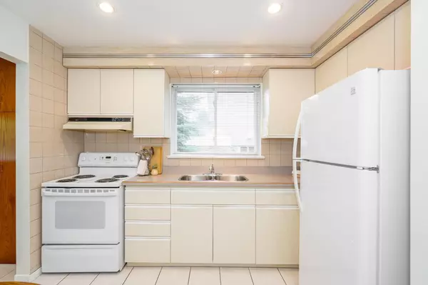 Mississauga, ON L5N 1Y4,7124 Cadiz CRES