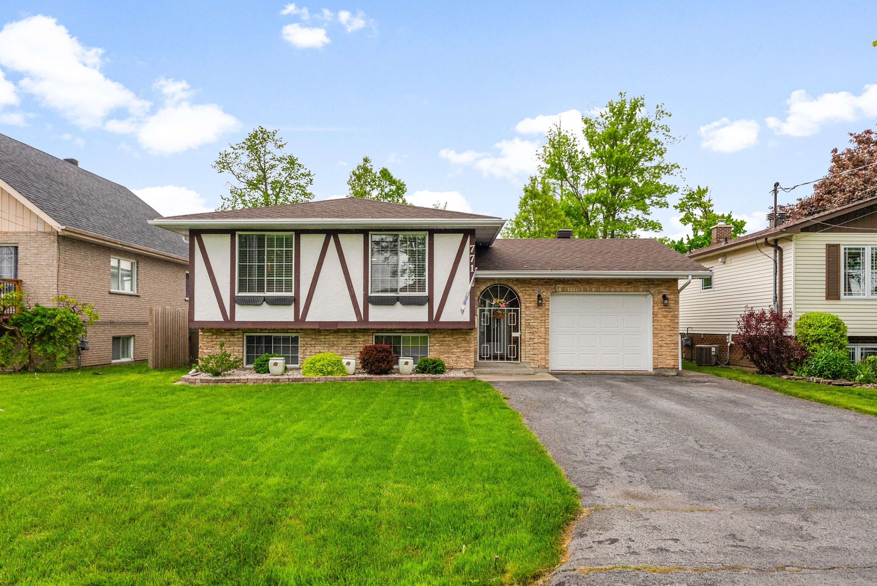 Cornwall, ON K6J 3M6,771 Laflin AVE