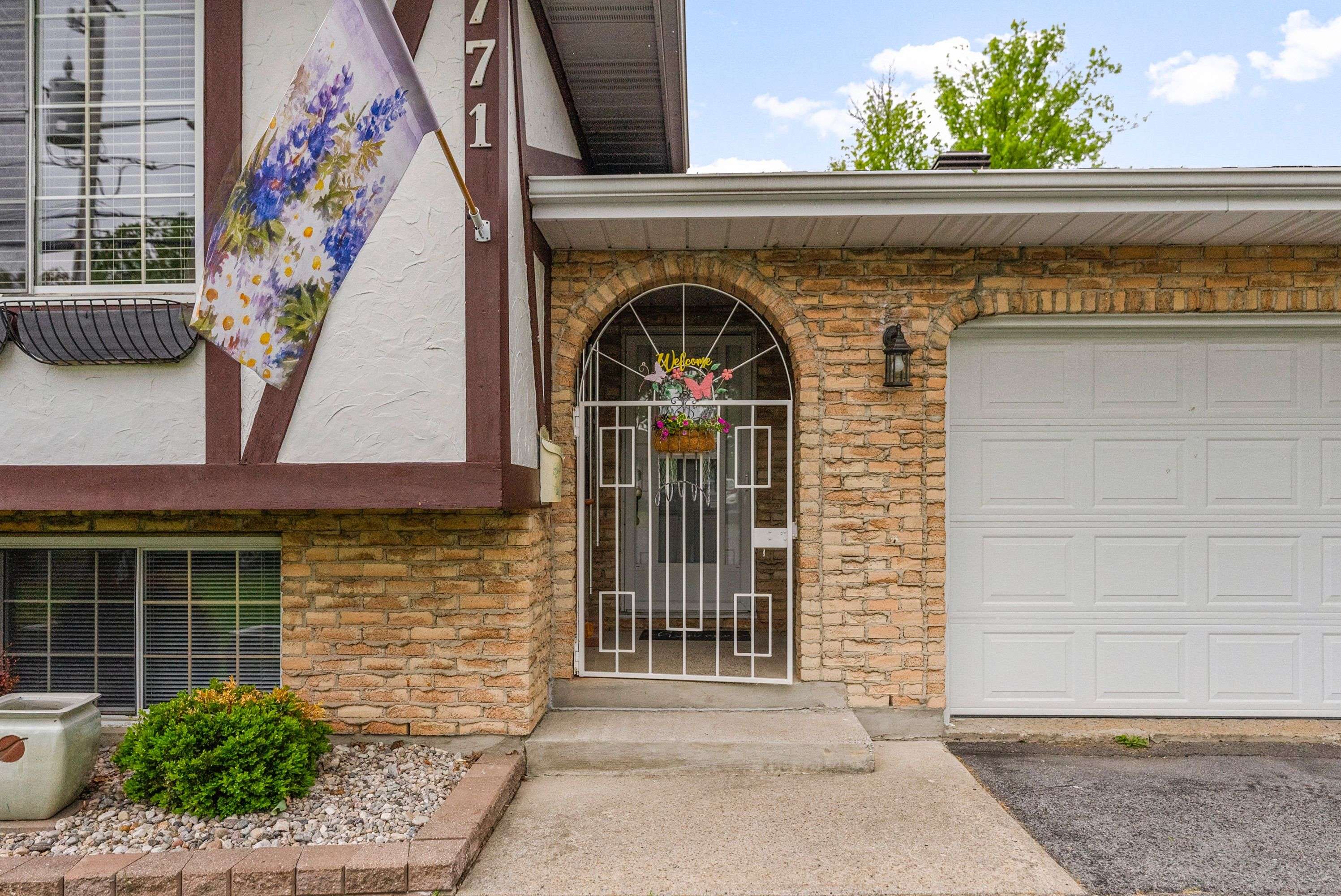 Cornwall, ON K6J 3M6,771 Laflin AVE