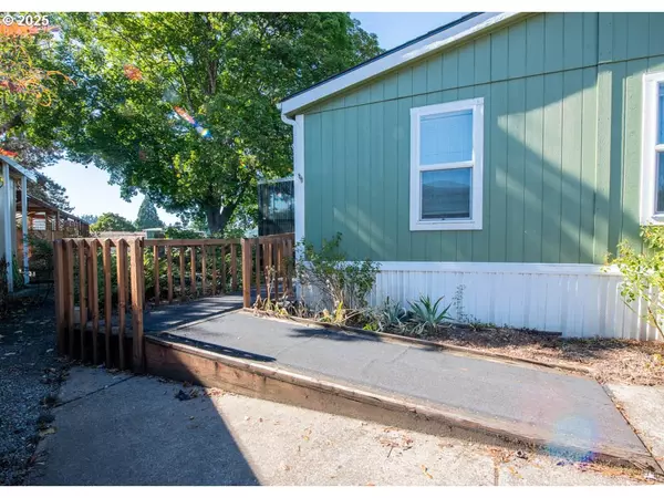 Springfield, OR 97478,5335 MAIN ST #214