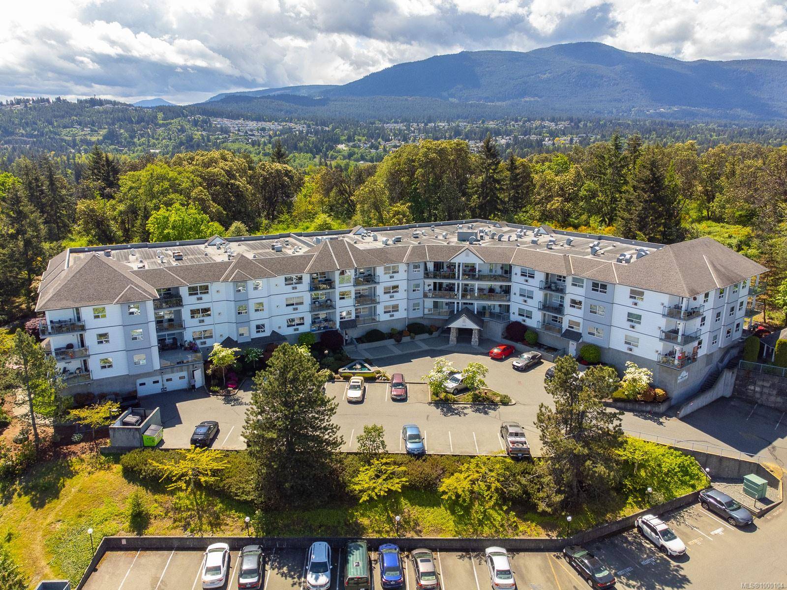 Nanaimo, BC V9S 5T4,1633 Dufferin Cres #201