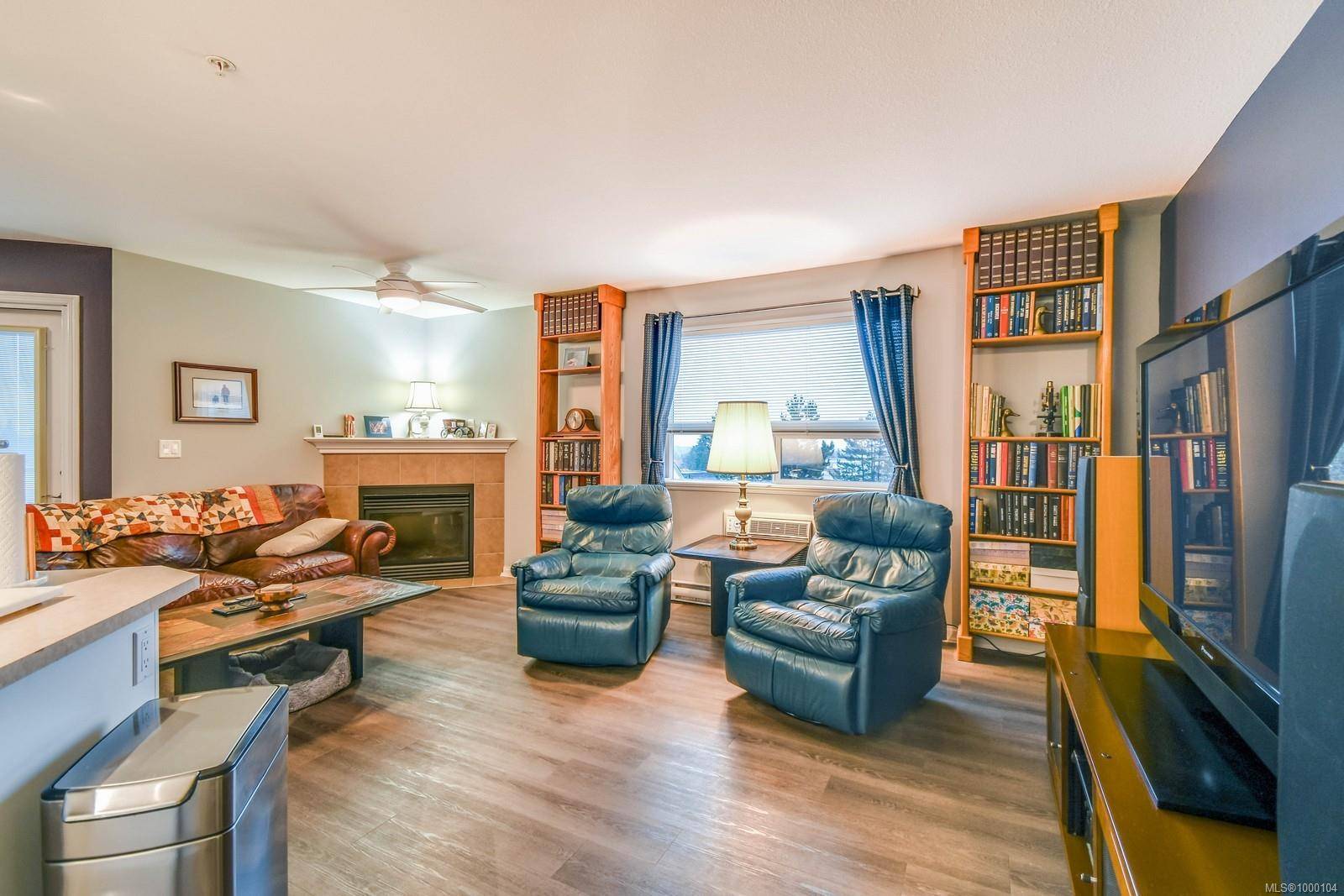 Nanaimo, BC V9S 5T4,1633 Dufferin Cres #201
