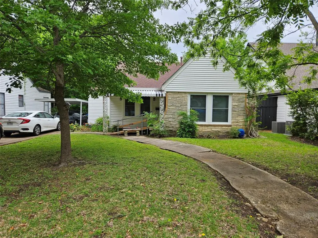 9034 Forest Hills Boulevard, Dallas, TX 75218