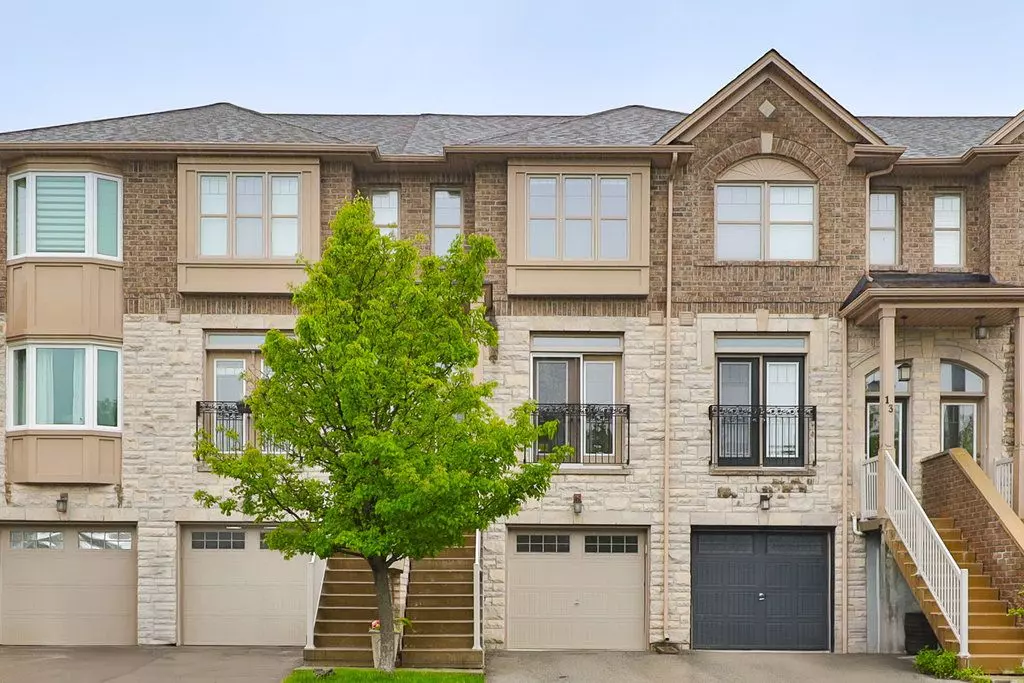 Oakville, ON L6M 0L3,2410 Woodstock TRL #14