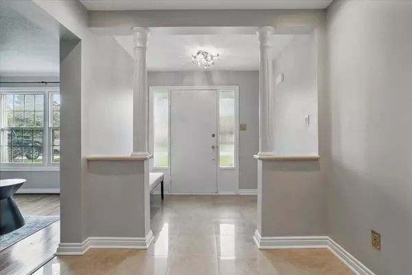 Mississauga, ON L5H 3P8,2149 Kawartha CRES
