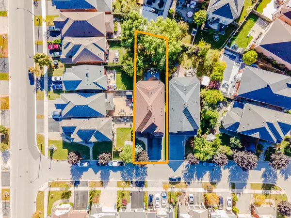 Mississauga, ON L5M 7X9,3838 Larisa GRV