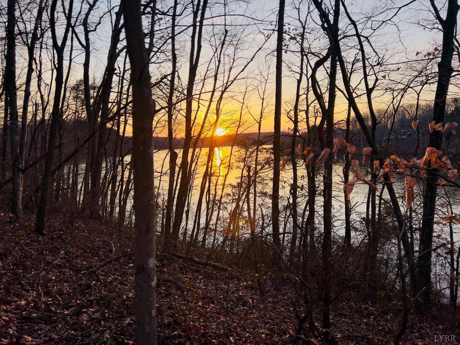 0 Island Pointe DR, Gretna, VA 24557