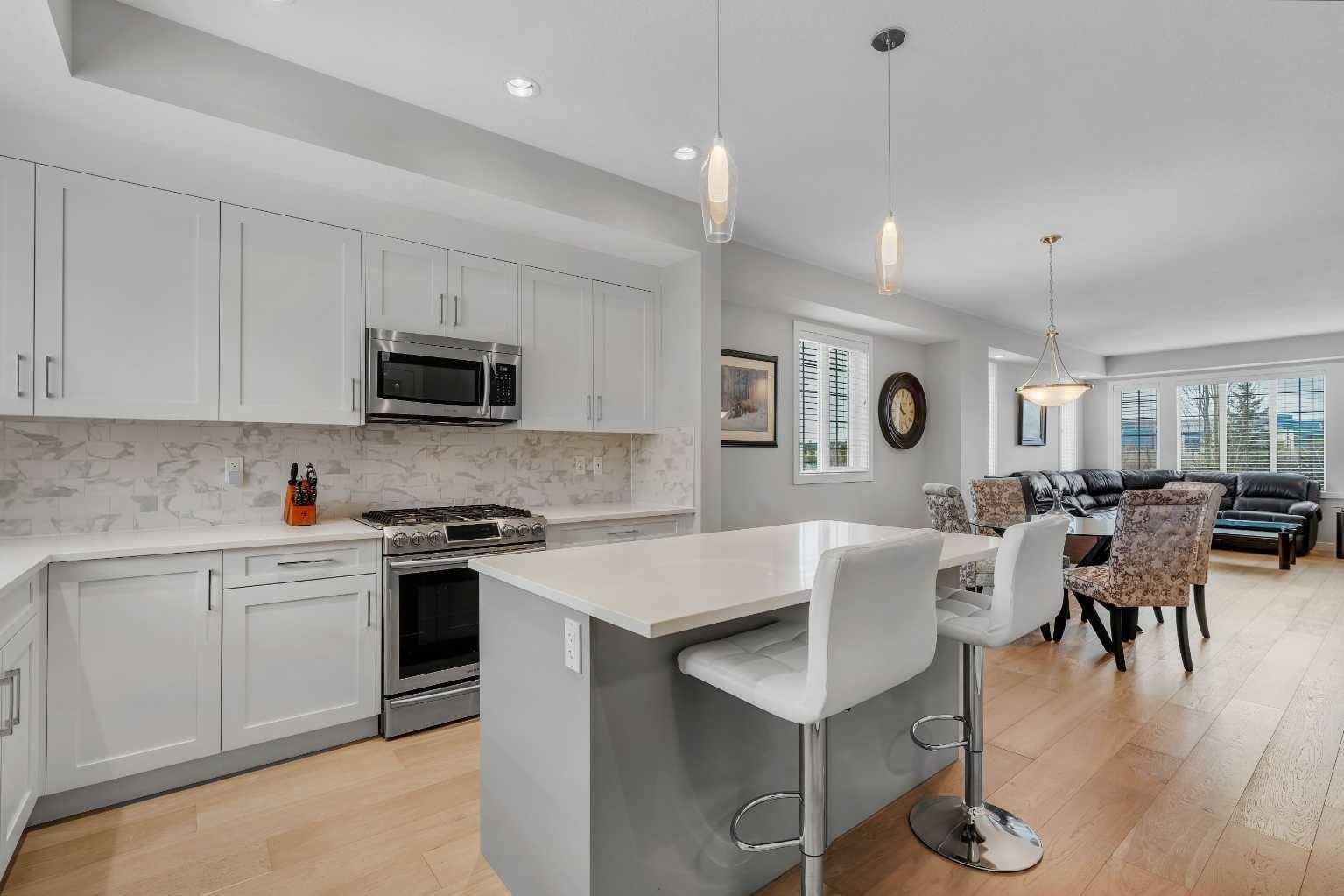 Calgary, AB T2C 5L4,352 Quarry Park BLVD Southeast