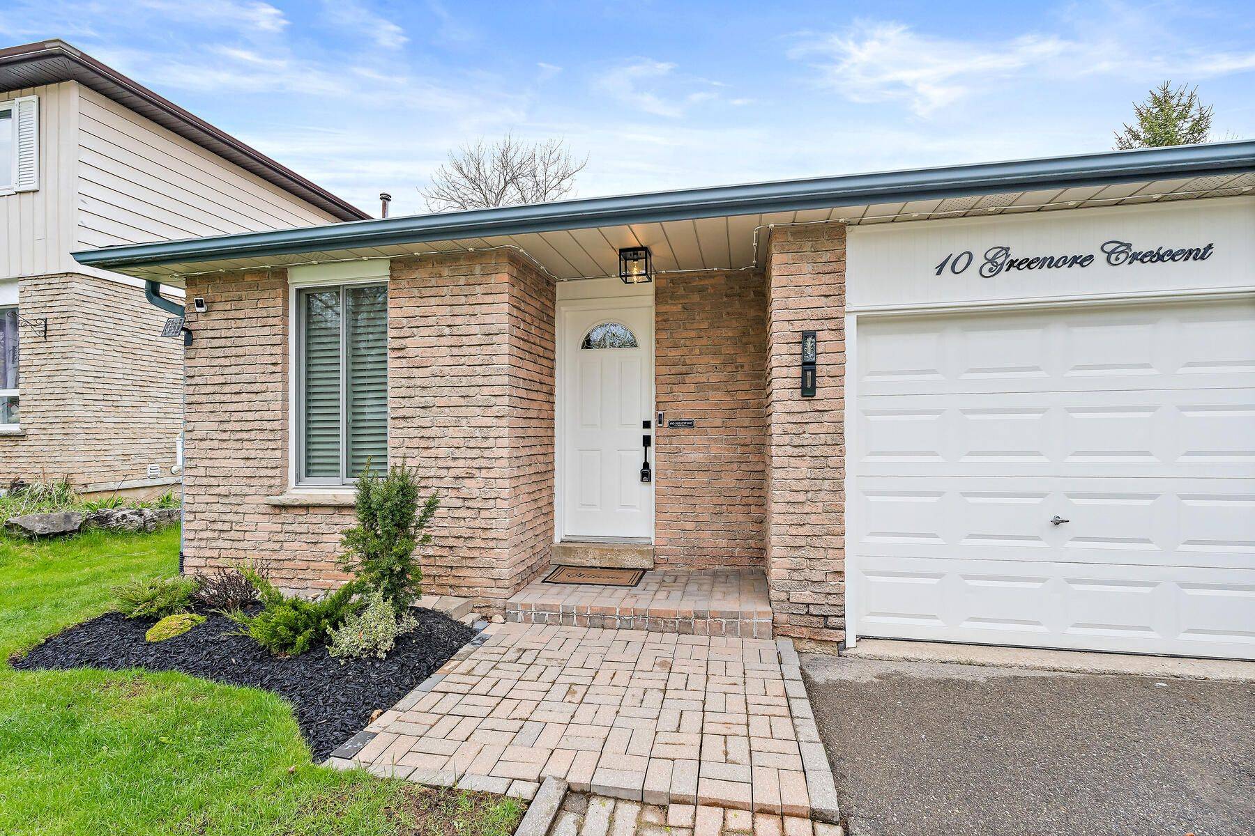 Halton Hills, ON L7J 2T2,10 Greenore CRES
