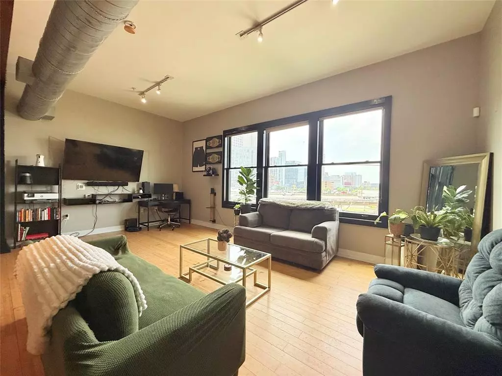 Dallas, TX 75204,2502 Live Oak Street #309
