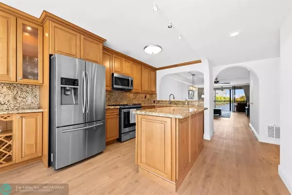 Pompano Beach, FL 33060,1100 SE 5th Ct #33
