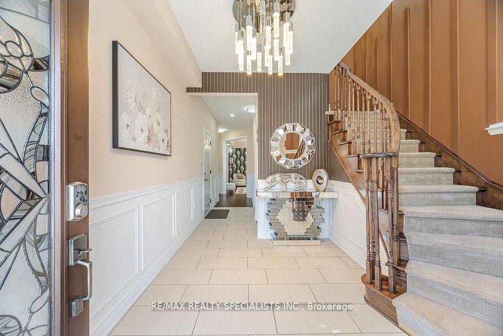 Brampton, ON L7A 4N1,52 Abercrombie CRES