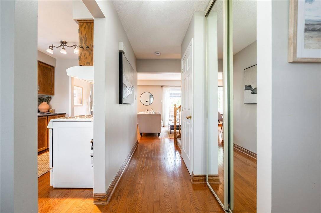 Oakville, ON L6M 1E9,1141 MONTGOMERY DR