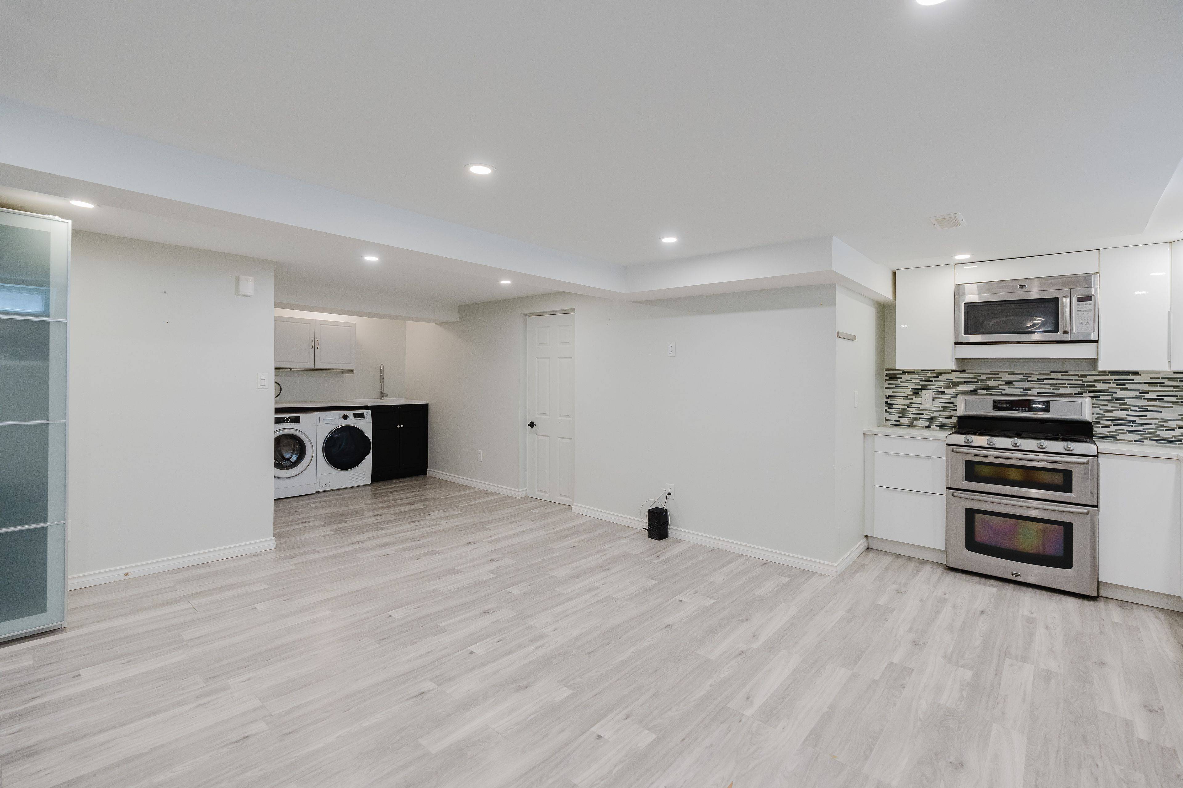 Burlington, ON L7P 1S5,2127 Parkway DR #B