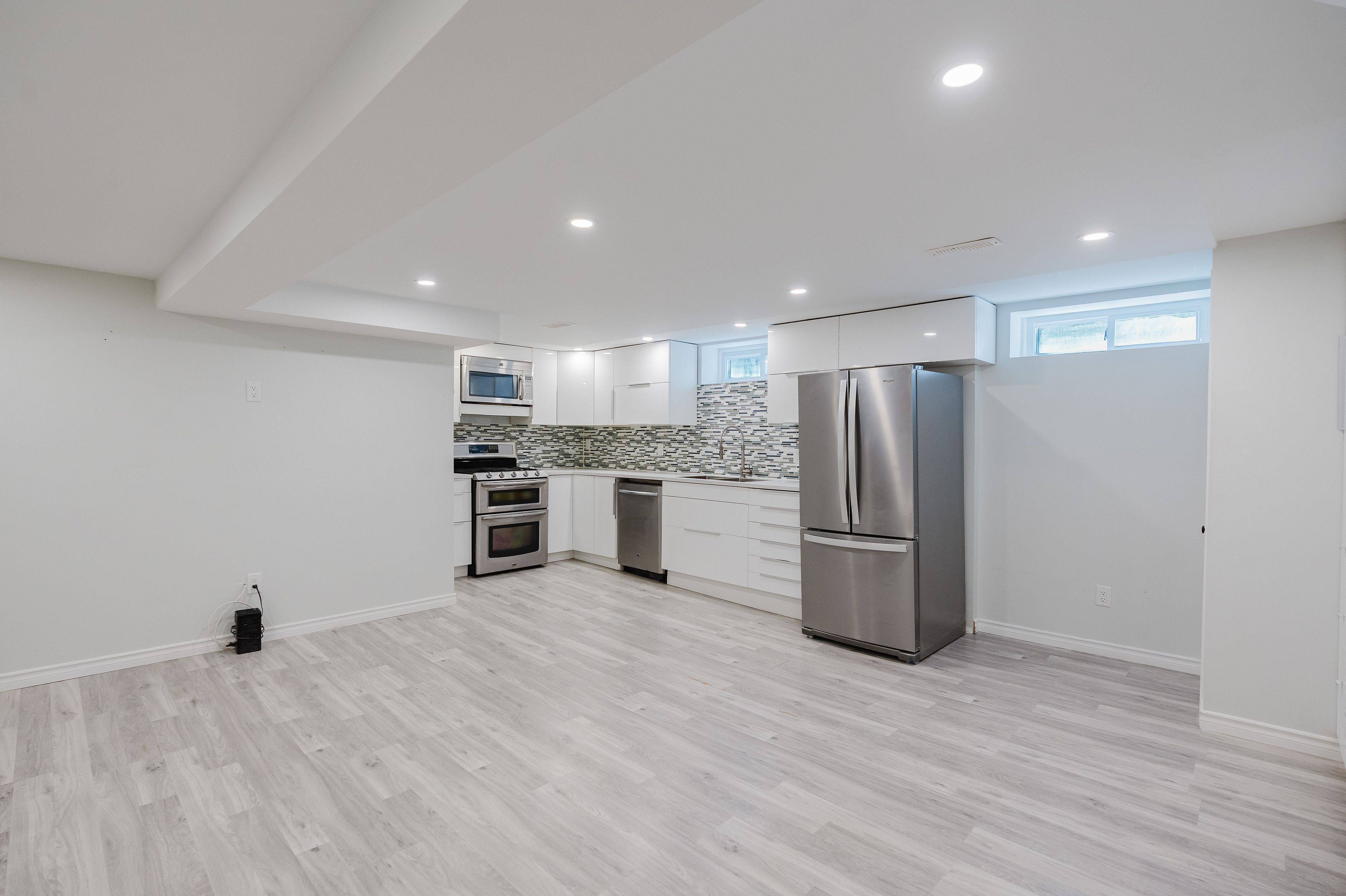 Burlington, ON L7P 1S5,2127 Parkway DR #B