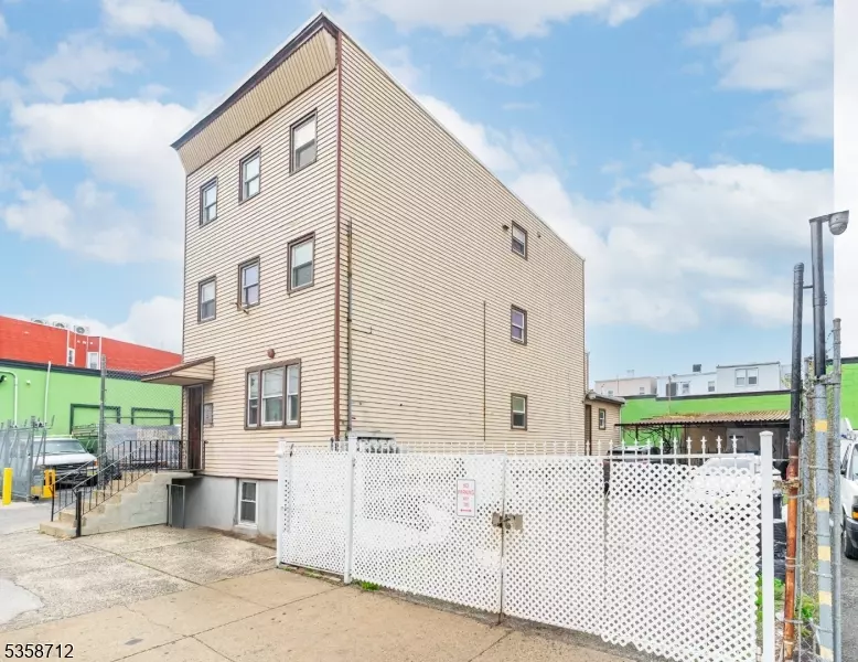 Newark City, NJ 07114,179 Thomas St