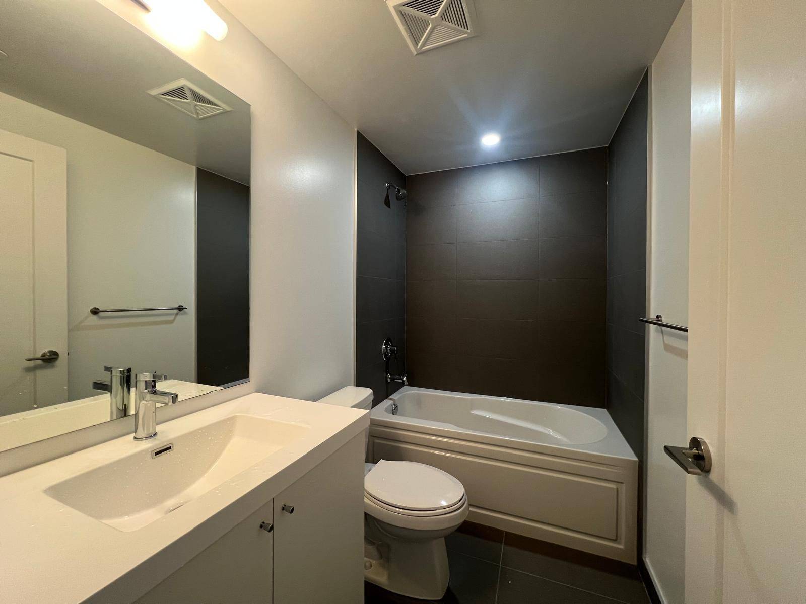 Oshawa, ON L1L 0W3,2545 Simcoe ST #1111