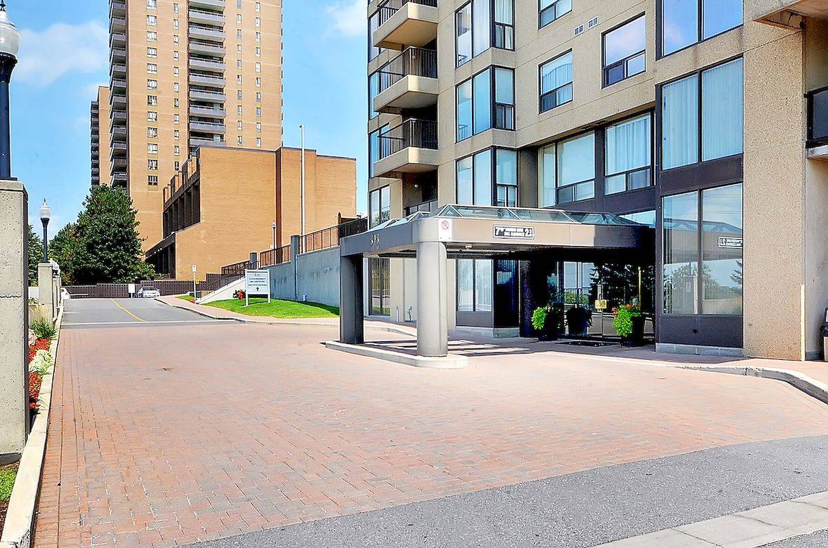Manor Park - Cardinal Glen And Area, ON K1K 4H9,545 St Laurent BLVD #1703
