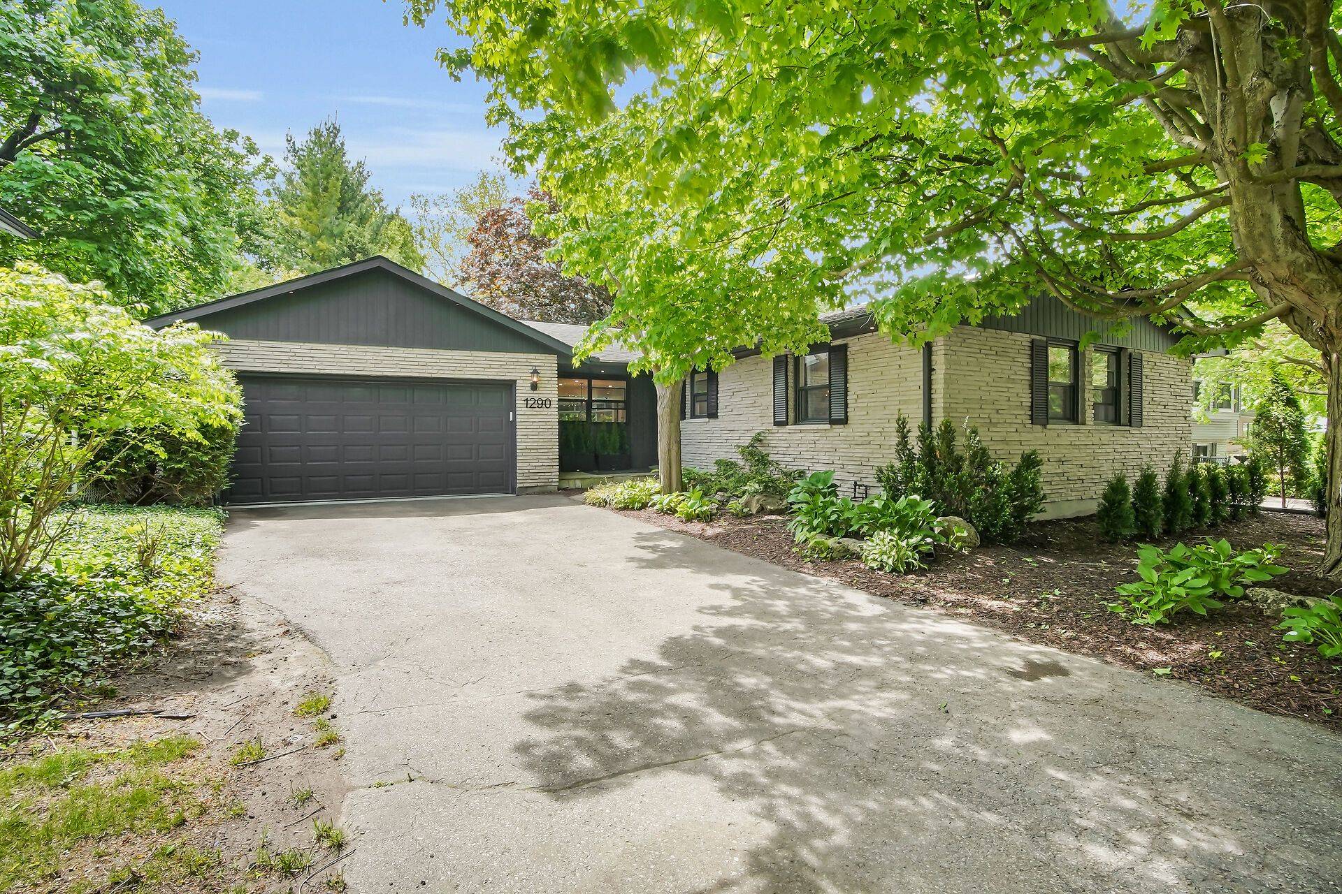 1290 Glenora DR,  London North,  ON N5X 1T5
