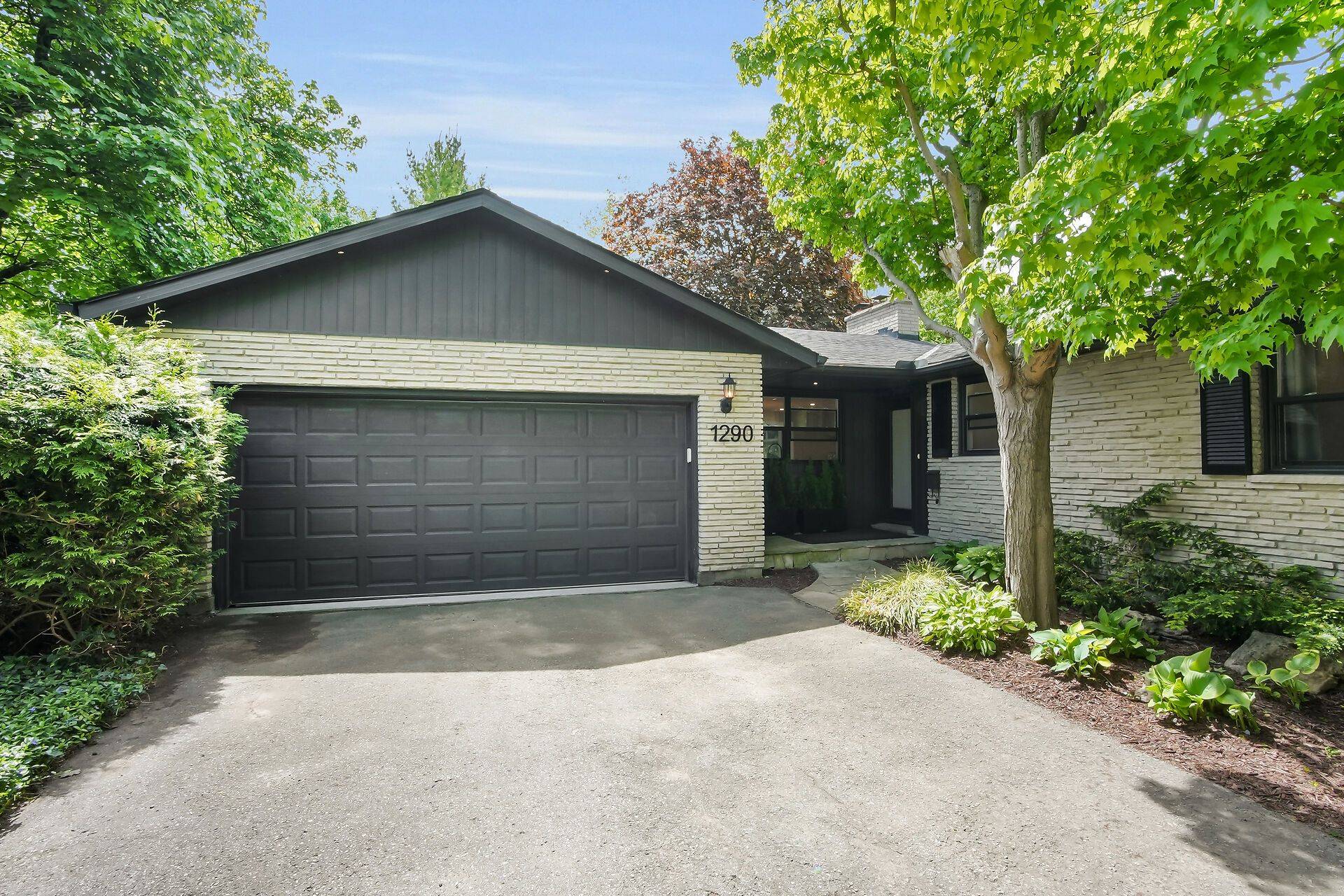 London North, ON N5X 1T5,1290 Glenora DR