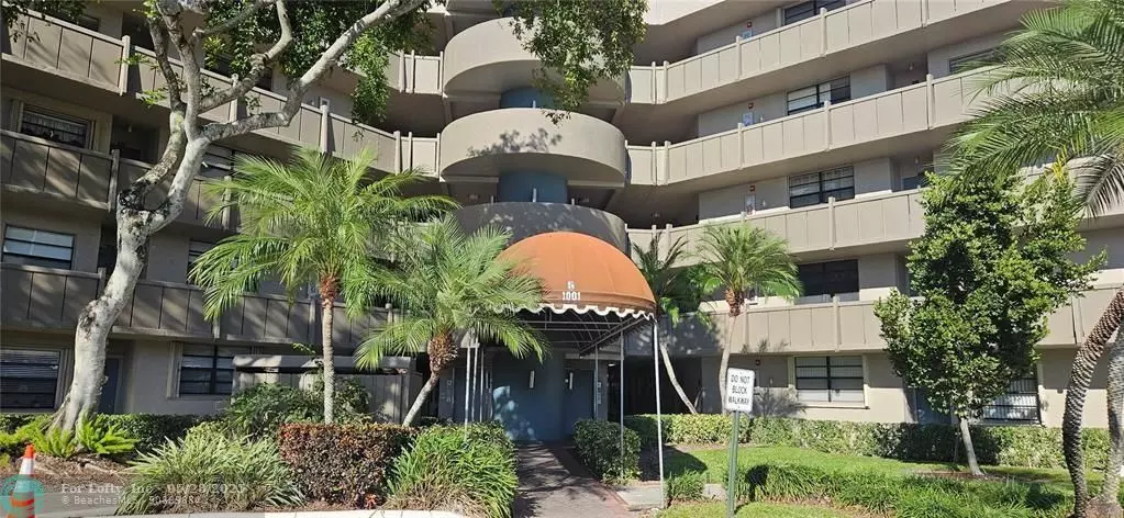 1001 Colony Point Cir #305, Pembroke Pines, FL 33026