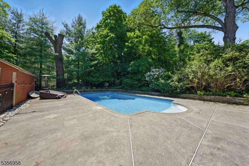 Boonton Town, NJ 07005,457 Rockaway St