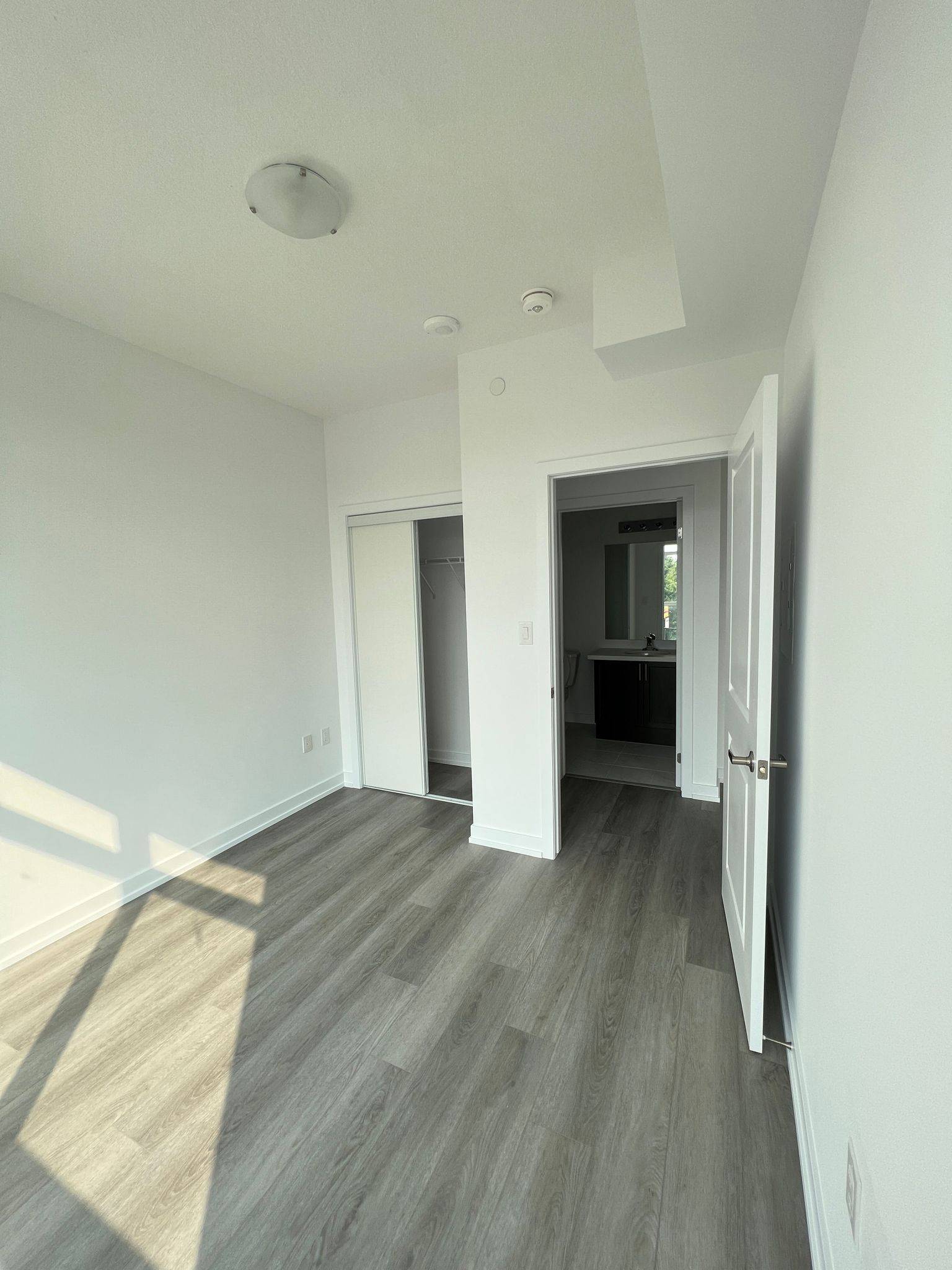 Hamilton, ON L0R 2H4,460 Dundas St ST #305