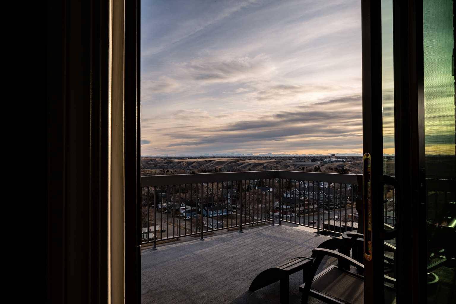 Lethbridge, AB T1J 4J1,515 6 ST South #1P