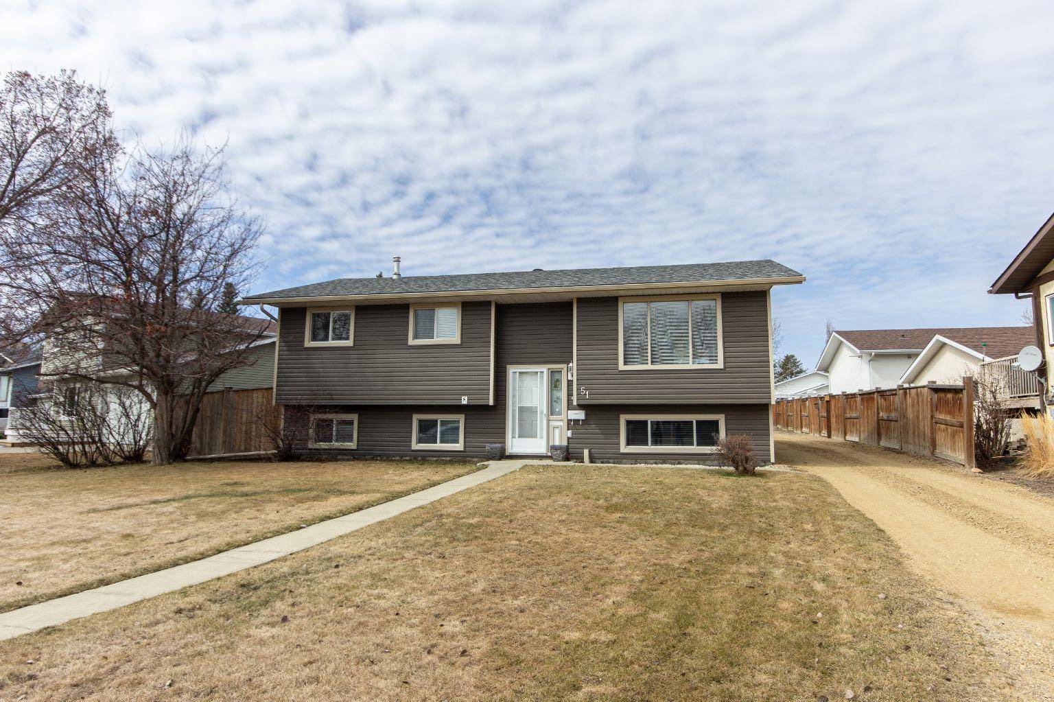 51 Heritage DR, Lacombe, AB T4L 1N8