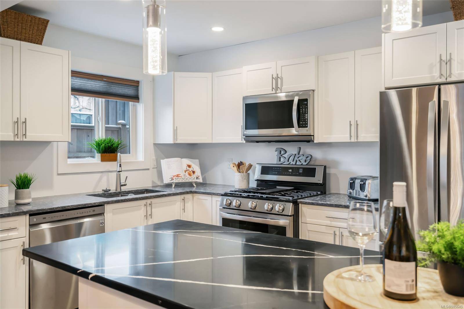 Courtenay, BC V9N 3M2,1545B Willemar Ave