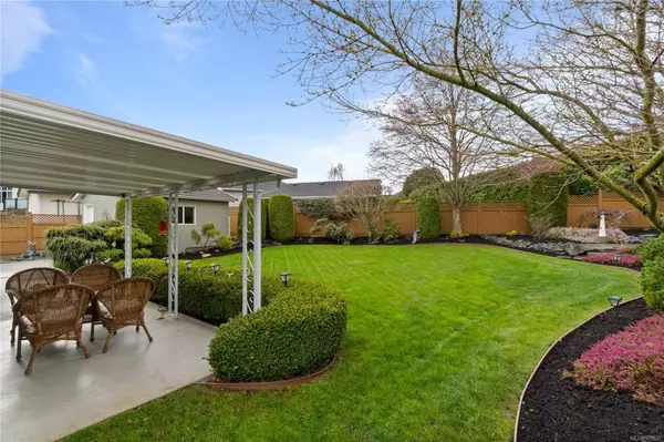 1108 Yellowbrick Rd Parksville, BC V9P 2K4