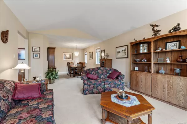 1108 Yellowbrick Rd Parksville, BC V9P 2K4