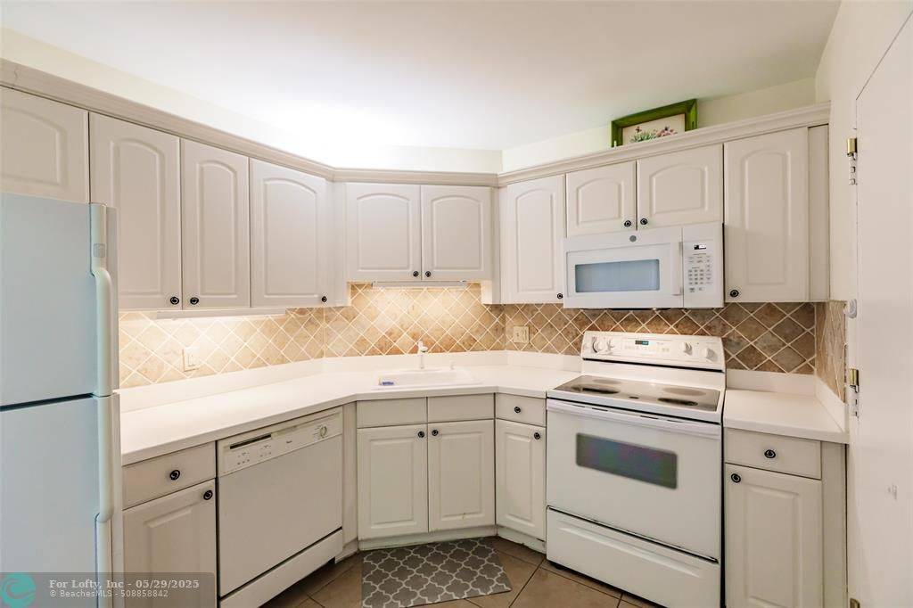 Fort Lauderdale, FL 33301,340 Sunset Dr #608