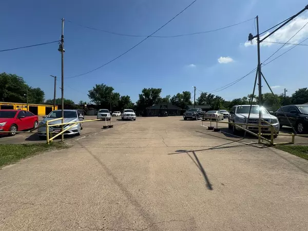 Terrell, TX 75160,906 E Moore Avenue