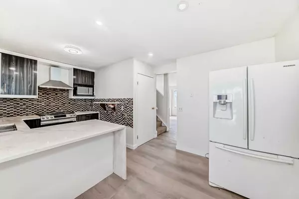 Calgary, AB T3J 2Y5,109 Falmere WAY NE