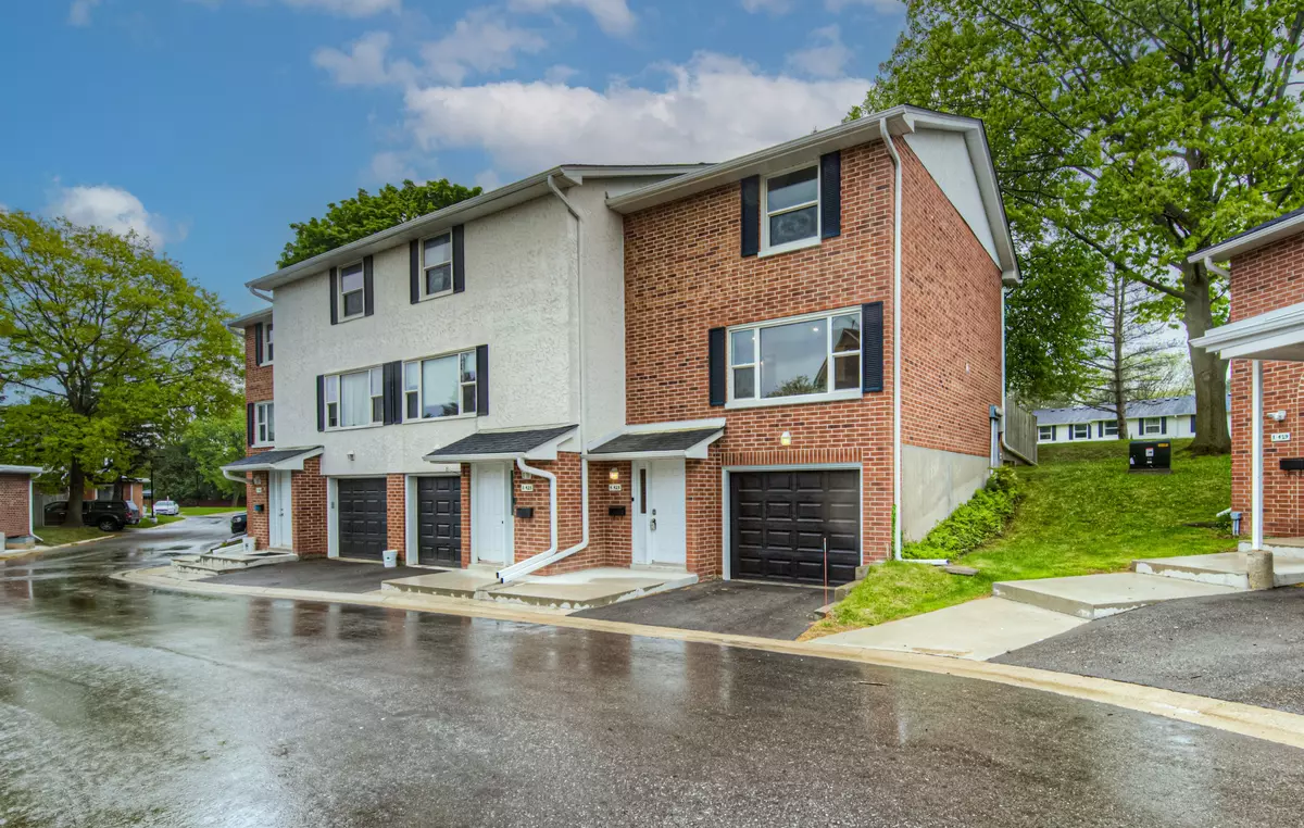 Waterloo, ON N2L 5S7,425 Keats WAY #4
