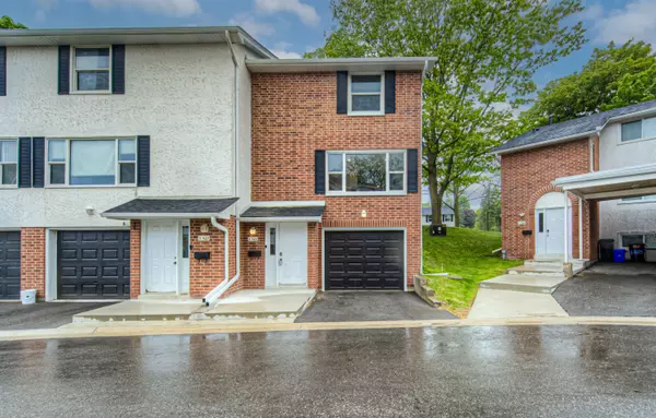Waterloo, ON N2L 5S7,425 Keats WAY #4