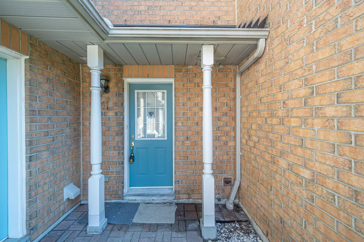 Markham, ON L3R 4G2,1 Alpen WAY #11