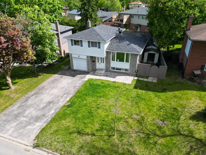 72 Jane CRES, Barrie, ON L4N 3T8