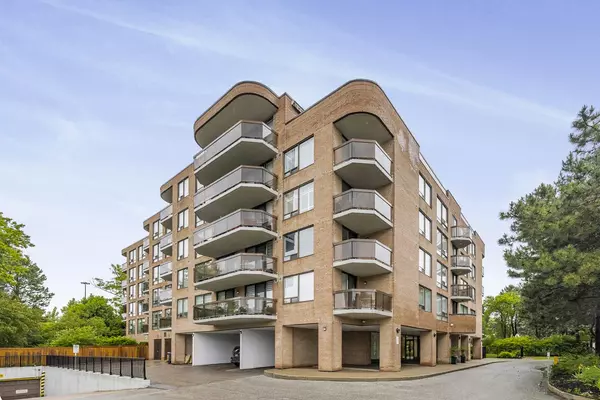 96 Fifeshire RD #501, Toronto C12, ON M2L 2X9